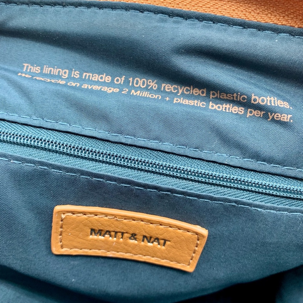 ππΈππ & βπΈπ Bucket Purse - Picture 4 of 5